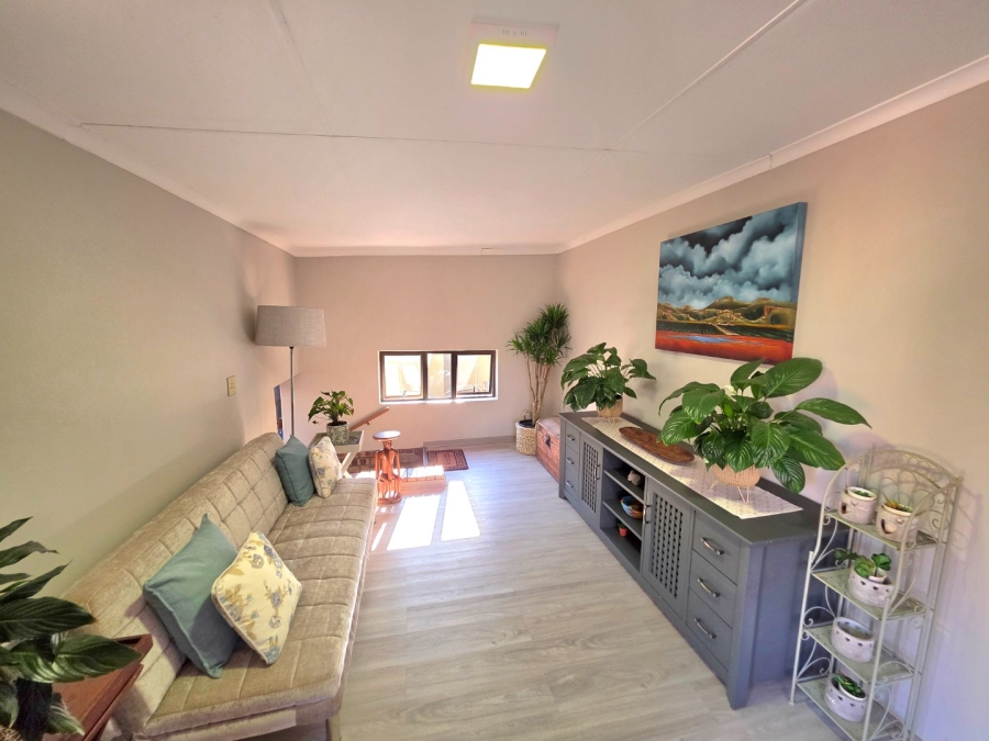5 Bedroom Property for Sale in Panorama Free State